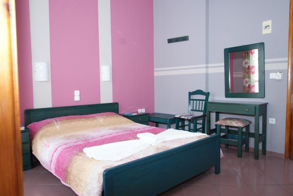 Ilias Studios Patitiri  Luaran gambar